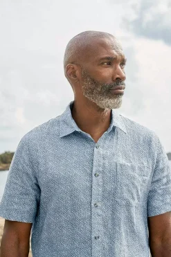 Seasalt Cornwall Tops & T-Shirts<Men's Blue Heron Printed Short Sleeve Shirt Sewn Geo Blue Sail